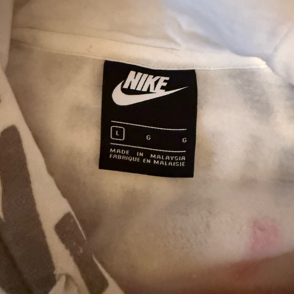 NWOT‼️ Nike sweatshirt - Picture 2 of 3